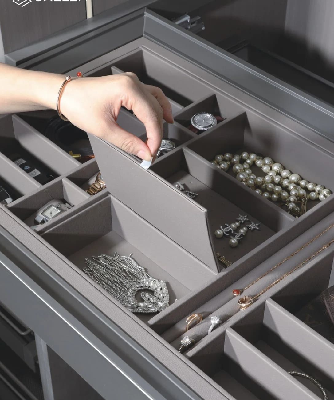 CAELEN Classic Jewellery Box